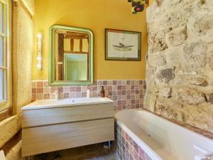 Maisons de vacances Holiday Home La longere by Interhome : photos des chambres