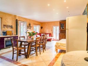 Maisons de vacances Holiday Home La Coulee Douce by Interhome : photos des chambres