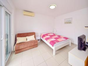 Studio Jasmina-1 by Interhome