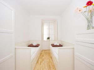 Apartment Esperanca by Interhome
