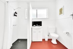 Grey Whale Anchor Inn U2