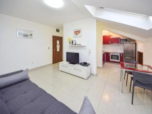 Apartment Jasmina-3 by Interhome