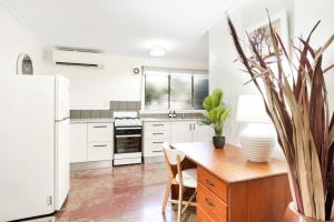 Grey Whale Anchor Inn U5