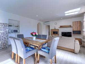 Holiday Home Villa Veronica by Interhome