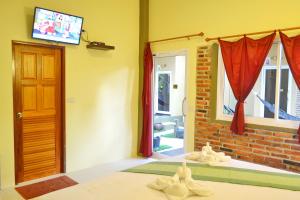 Lanta Baan Nok Resort