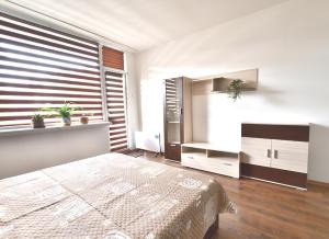 Downtown Apartment By the Lindens