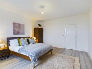 Cheltenham Town Centre 1-Bedroom Apartment on Grosvenor Street