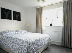 Beautiful En-Suite in Hutton, Brentwood - 比勒瑞卡