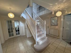 Spacious 4BD House with Character in Coventry