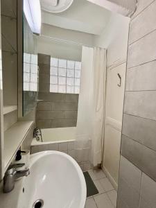 Charmant T1 mezzanine provençal