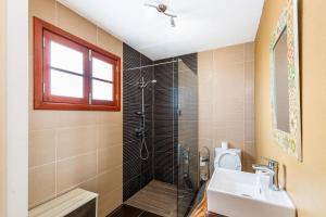 Moniz Ocean Escape BBQ Near Porto Moniz Pools