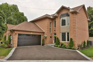 6BR house near Shops, Transit, Hwy and GO