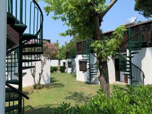 Holiday Home Lake Bungalow by Interhome