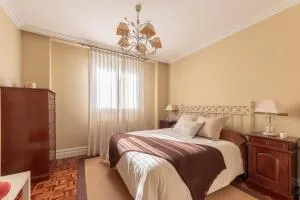 Grande luminoso, garaje, Bilbao Arena, Casco Viejo - Llodio