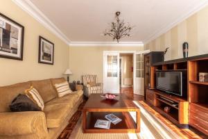 Grande luminoso, garaje, Bilbao Arena, Casco Viejo