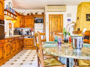 Maisons de vacances Holiday Home La Petite Maison dans la Prairie by Interhome : photos des chambres