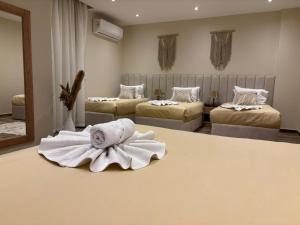 SEQUOIA Pyramids View