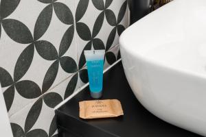 Urban Heart Deluxe Studios by BookingHost