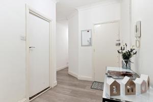 Large 2 Bedroom Pad in South London