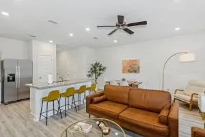 New Home near UWF & PNS Beach! - Gonzalez