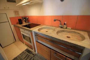 Maisons de vacances Maison de village avec piscine proche de Narbonne : photos des chambres