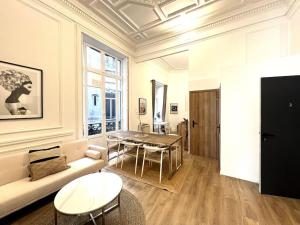 Casa Cēzane - Place de la Comédie, Montpellier