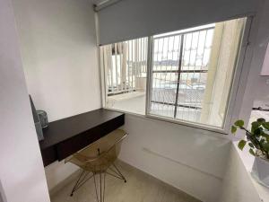 Castellana 201-Apartaestudio en la Castellana con espacio trabajo