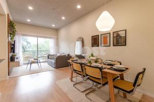 Modern 2 bedroom apt close to Paseo La Galeria