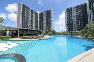 Splashmania Gamuda Cove Homestay with Projector and Tent KLIA Banting