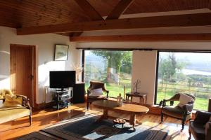 Private Thatched Cottage - with views