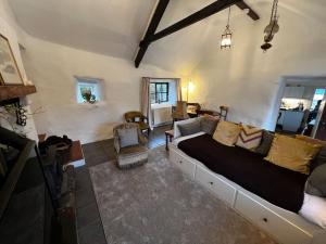 Private Thatched Cottage - with views