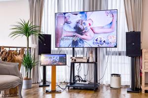 Sukhumvit-Thonglor Luxury Pool Club Villa 5 Mins to BTS 素坤逸-通羅 豪華會所泳池別墅 5分鐘到達地鐵