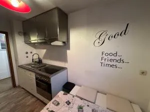 Zentrales Apartment mit Parkplatz - 拉登堡