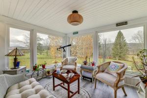 1 Mi to Historic District Mtn-View Franklin Home