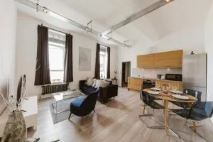 Amazing warehouse conversion apartment in Chiswick - London