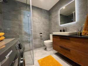 Spacious well-lighted apartment - self check-in, parking