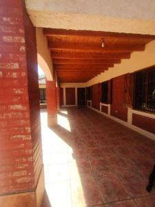 Casa amplia, jardin maravilloso