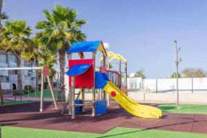 Bungalow Pink Oasis - Winter by the Sea