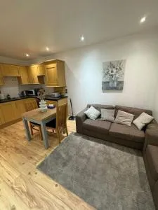 Modern two bedroom apartment - Sleeps 4 - Spacious - Wavertree