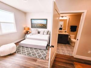 Broadmoor Mtn Retreat Pet Friendly Townhouse