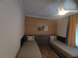 Happy Accomation Houses 192mt to Harbour no6