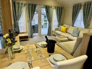 Reed Meadow Lodge - Hoburne Holiday Park - by MaisonPro - 南塞尔尼