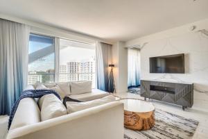 Balcony with Ocean View Fort Lauderdale Oasis!