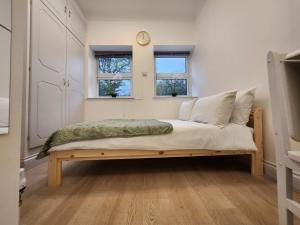 St 6 - 2 min Walk from Tube Cozy Studio Apartment