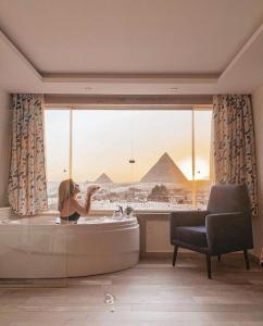 Pyramid Edge Hotel & Exclusive Pyramids View Rooftop