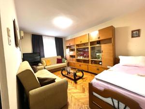 SisterHood Rooms- Shared Bathroom