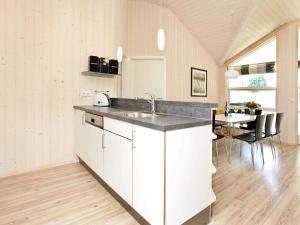 Modern holiday home for 8-persons