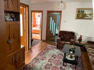 Socul - Apartament cu gradina privata si gratar