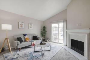 Peaceful & Stylish, 1BD with Resort-Style Pool&Gym