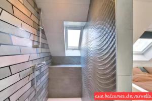 Maisons de vacances Aux balzanes de Varvella Piscine interieure privee chauffee : photos des chambres